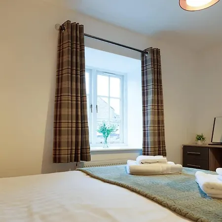 Heather - A Beautiful Cosy For Couples *