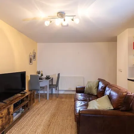 Heather - A Beautiful Cosy For Couples *